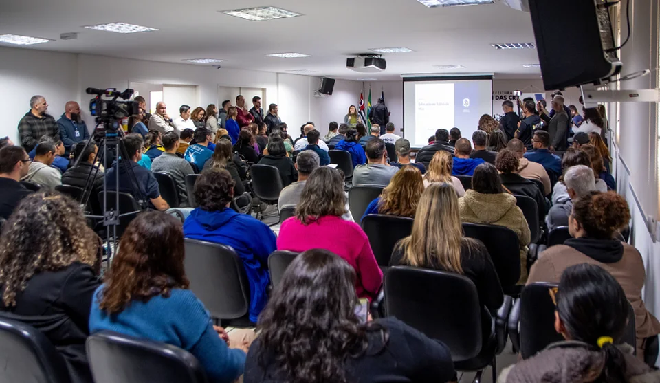 A ferramenta também permite um acompanhamento mais prático e acessível da vida escolar dos estudantes, reunindo diferentes serviços em um só lugar. Foto: Divulgação/PMMC